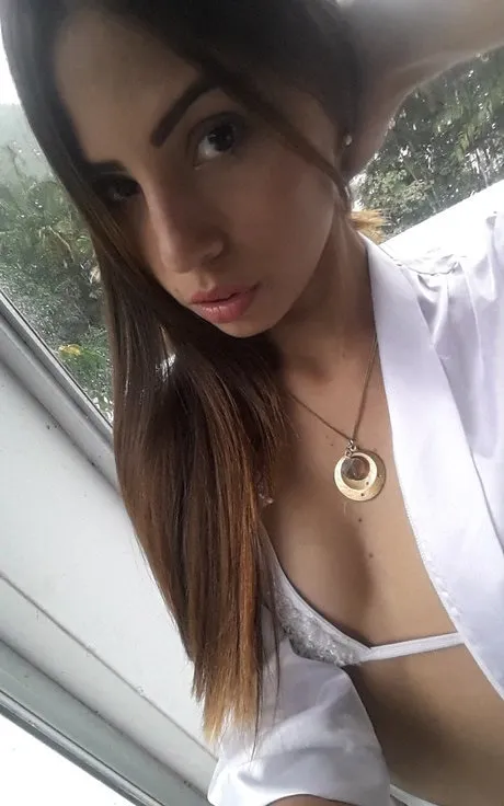 Irmak - Güngören VIP Escort Bayan Modeli - Gerçek Fotoğraflı İlan